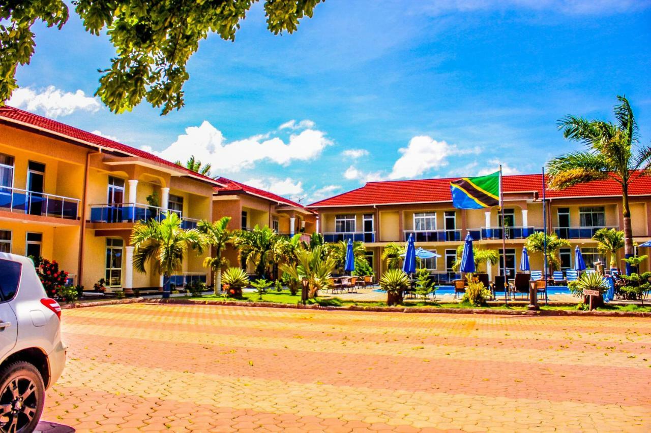Sea View Beach Resort Lindi ภายนอก รูปภาพ